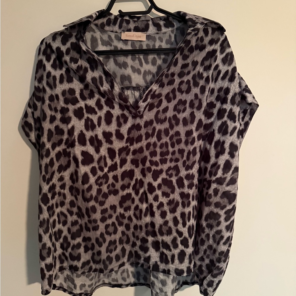 Elegant Leopard Print V-Neck Blouse